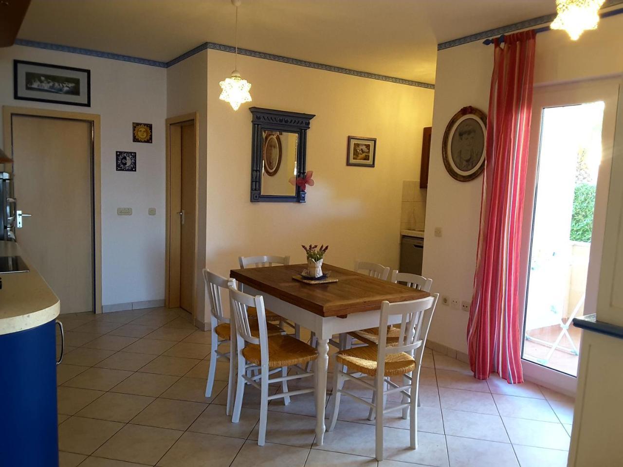 Beach Home Noemie Vir Exterior foto